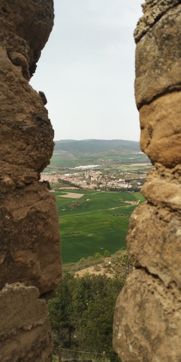 loitzun's tweet photo. Desde la ermita de #Arnotegi ...
#Nafarroa https://t.co/EDJBcfvciU