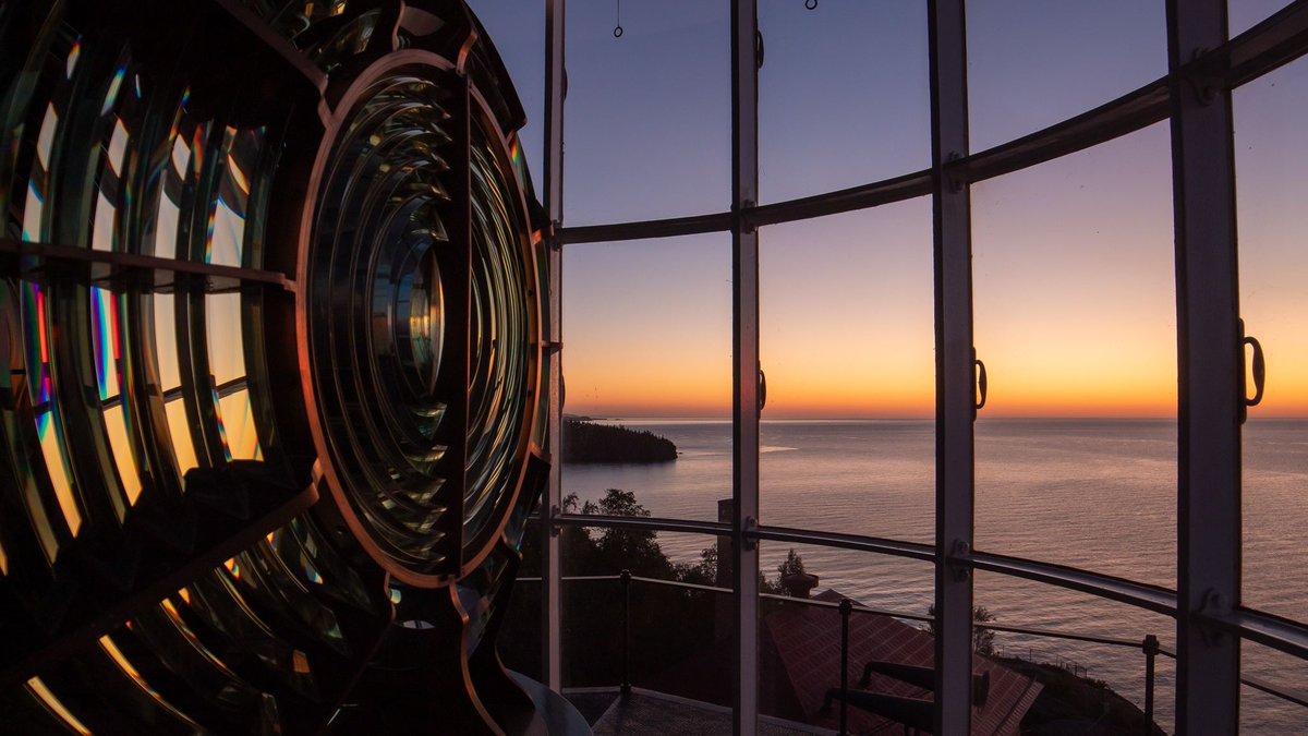 mnhs's tweet photo. A @BankofAmerica/@MerrillLynch card will get you one free general admission this weekend to #SplitRockLighthouse & the #MNHistoryCenter. To redeem this offer, present your Bank of America or Merrill Lynch card at point of sale. Learn more: https://t.co/92NypPz4i5. https://t.co/ZYLaQgKyAO