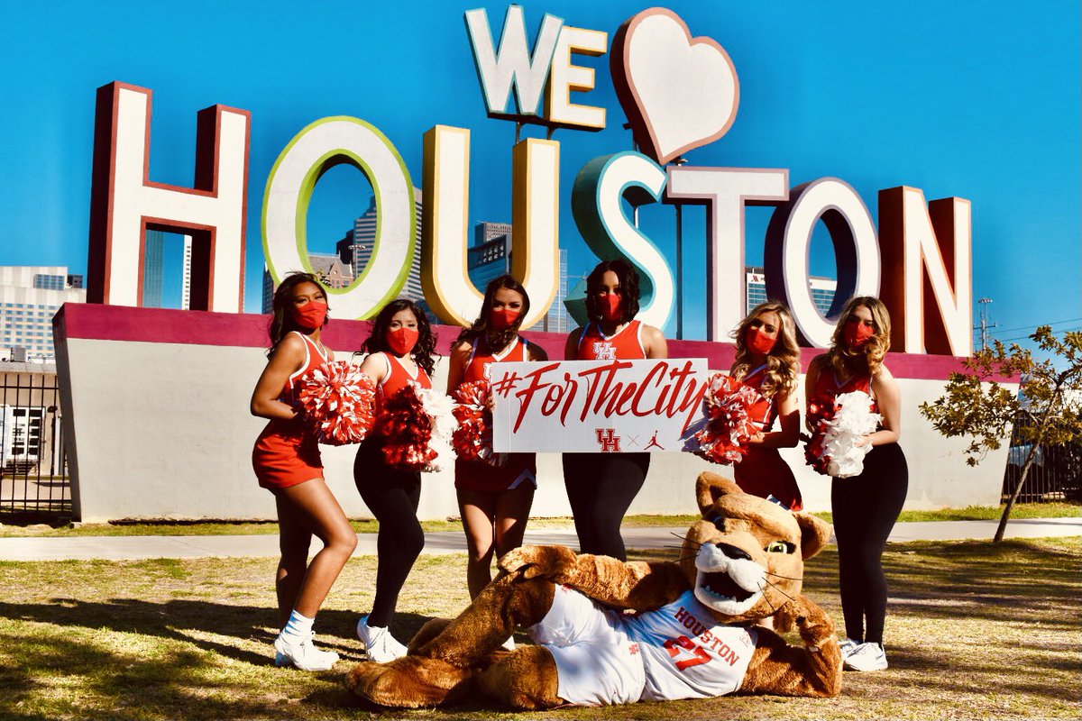 UHCougars's tweet photo. FOUR THE CITY! 

#WeAreHouston x #ForTheCity 
#FinalFour  #MarchMadness https://t.co/vhagbYhFNe