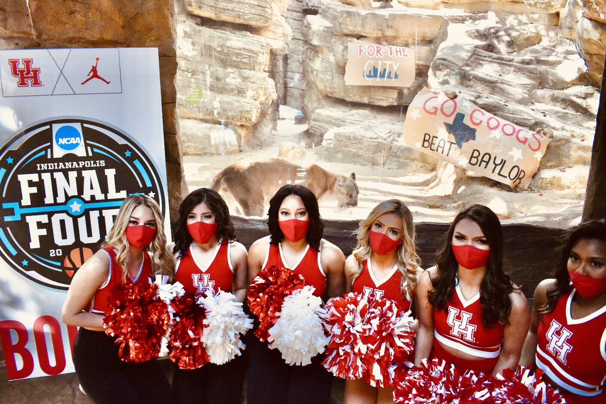 UHCougars's tweet photo. FOUR THE CITY! 

#WeAreHouston x #ForTheCity 
#FinalFour  #MarchMadness https://t.co/vhagbYhFNe