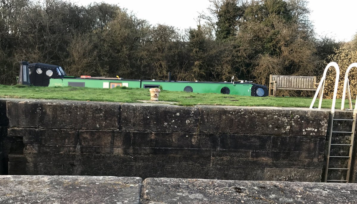 silverscatcat's tweet photo. So peaceful here, only 2 boats gone through the lock all day. Could get used to this, canโt believe weโve been retired 6 months today #deeplock #chilling #retirement #boatsthattweet https://t.co/npUK1UC1T3