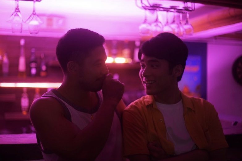 labruscaarchive's tweet image. Okay but what if Xavier was meeting up with Mico at the bar omglsmvdkskz 🙈💖🥺 #xavmi #hellostrangertheseries #HelloStrangerTheMovie