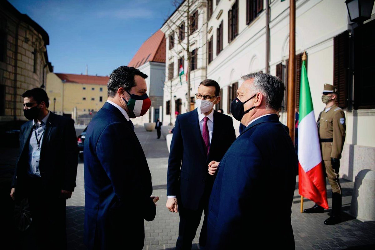 matteosalvinimi's tweet photo. 🇮🇹🇭🇺🇵🇱 Dall'incontro di oggi a Budapest con il premier ungherese Viktor #Orbán e il premier polacco Mateusz @MorawieckiM, che ringrazio, parte un progetto di Rinascimento europeo dopo il Covid: una nuova idea di Europa che riconosca le proprie radici, fondata su salute, lavoro... https://t.co/3z5GXHv9kQ