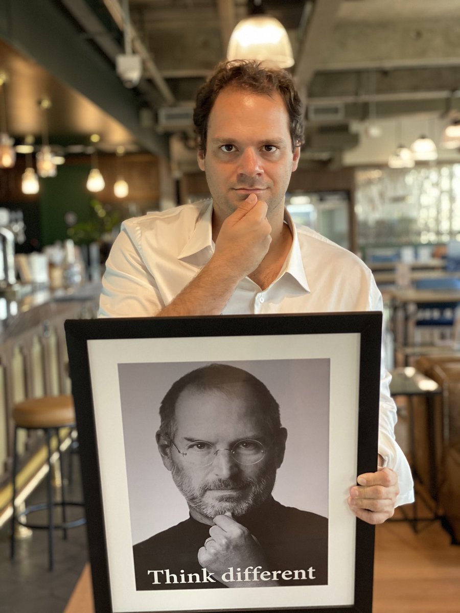 Tiagogreis's tweet photo. Hoje a Apple comemora 45 anos de sua fundação. 

A Apple é atualmente a empresa mais lucrativa do mundo. Empresa que mais criou riqueza aos seus acionistas na história. 

Para mim, Steve Jobs foi o maior CEO da história. 

Empresa que inspira. https://t.co/VlvXPOJCMs