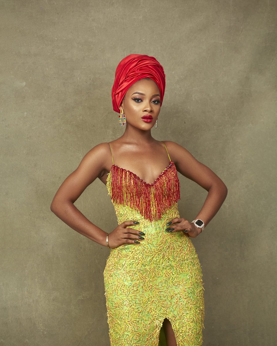 ORE_KE_LE_WA's tweet photo. Yellow is not the color of the woman who blends in with the crowd. It’s for one who isn’t afraid to pursue happiness, adventure, clarity.
👗 by meeeeeeee❤️❤️❤️❤️❤️
#lagostailor #lagosfashiondesigner https://t.co/7mcFNFW8Oj