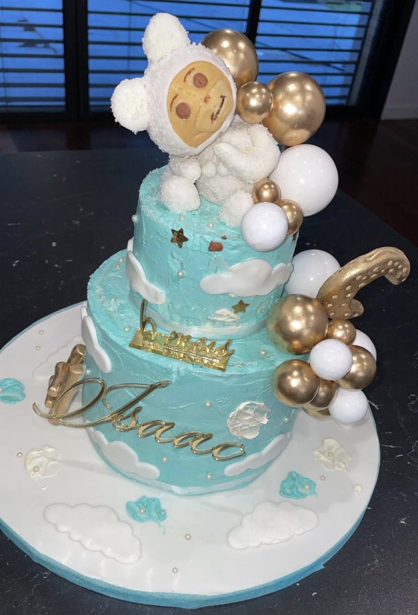 henni_mo's tweet photo. Cc la team ojd mon fils fête ces 6 mois ❤️😍 🎂 RT si tu t’en fou complet https://t.co/EX5ANNAF1l