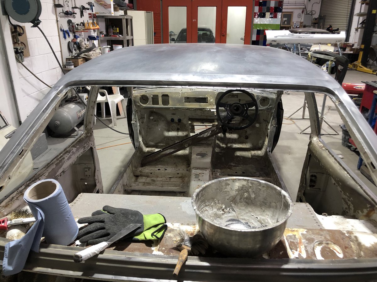 DjRemedee's tweet photo. #ProjectTom coming on a treat... brand new custom built engine arrived, the garage working with faders on the body work . #Escort MK11 #PuttingTheCanInCancer https://t.co/MkjwyogyEE