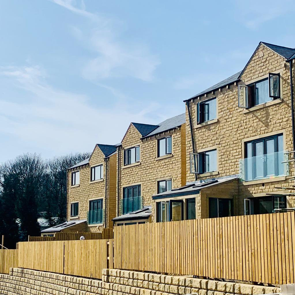 Come and visit us this Easter 🐣 weekend to see the unrivalled specification and beautiful development of 29 family homes at Denby Dale 🏡
We are open Saturday and Easter Sunday!
Call Val Mellor for an appointment on 07912 296432
#denbydale #dreamhome #sdlt #holiday #forsale