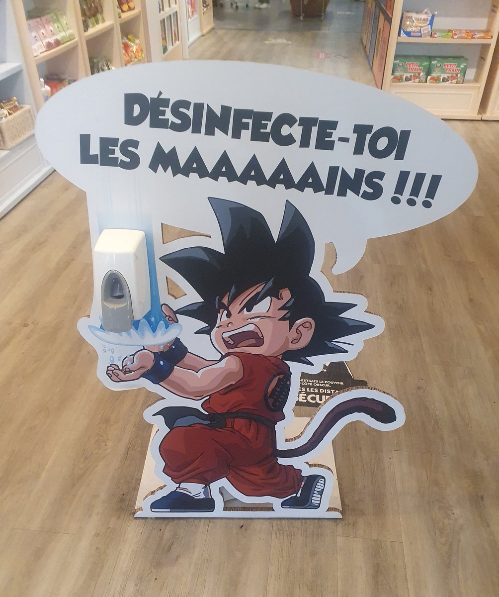 never_kid_'s tweet photo. Comment refuser de se désinfecter les mains dans ces conditions ? https://t.co/Q60g48hNCD