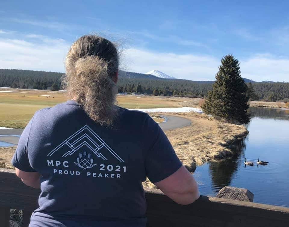 HikingPeakers's tweet photo. #showyourmpc2021tee 

Thank you Bissy for sharing this wonderful pic 💚

#hikingpeakers #mpc2021 
@mypeakchallenge @samheughan https://t.co/JH8W9BQ9Ib https://t.co/73h0oXt1TO