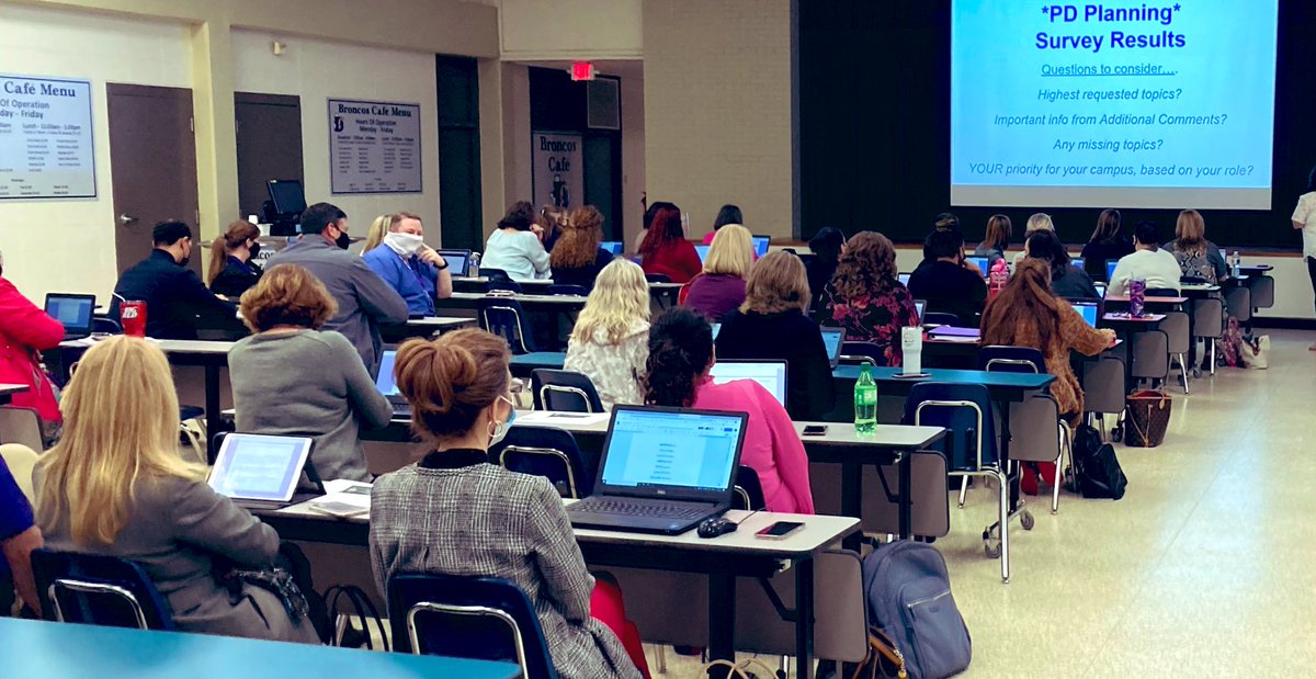 DISDBroncoPride's tweet photo. Love the energy in the room when our campus & district leaders meet and collaborate at monthly Admin Academy! #DISDLearningAndLeading https://t.co/9shbecZpkg