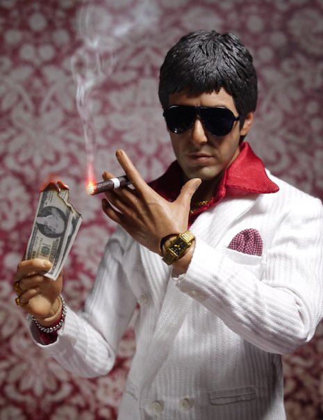 Bizimle derdi olanın derdi bitmez.