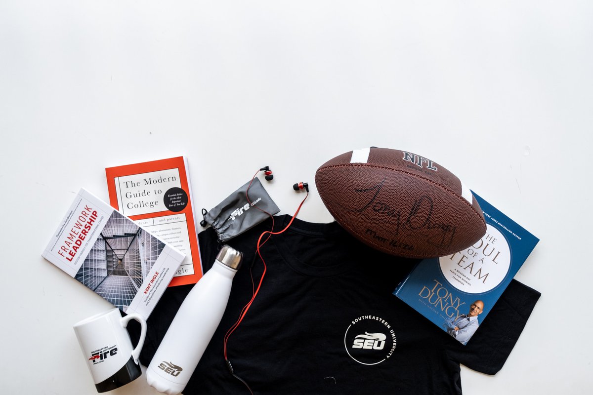 SEUForum's tweet photo. Giveaway alert! 🎉 Please head over to our Instagram to learn how you could enter for a chance to win this Forum at SEU prize pack! 🔥 Follow us @seuforum! https://t.co/uyMqDEh51J