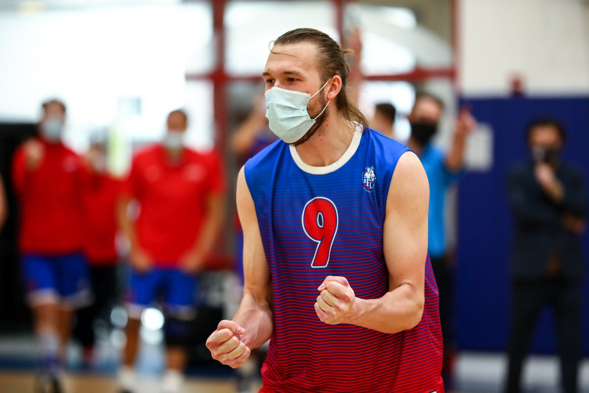 SFBKMVB's tweet photo. Back doing what we love 💪

#BrooklynTough | #Dawgs https://t.co/8qnYTOABKz