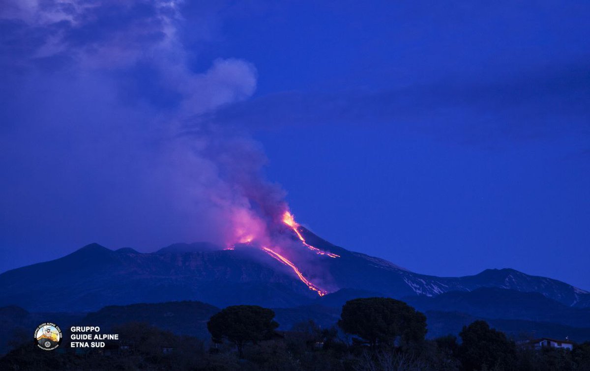 EtnaGuide's tweet photo. Etna, April 1st  2021 -

@EtnaGuide 

#Etna #Etnavolcano #Sicily #nature #photooftheday https://t.co/9skt6jVc1B