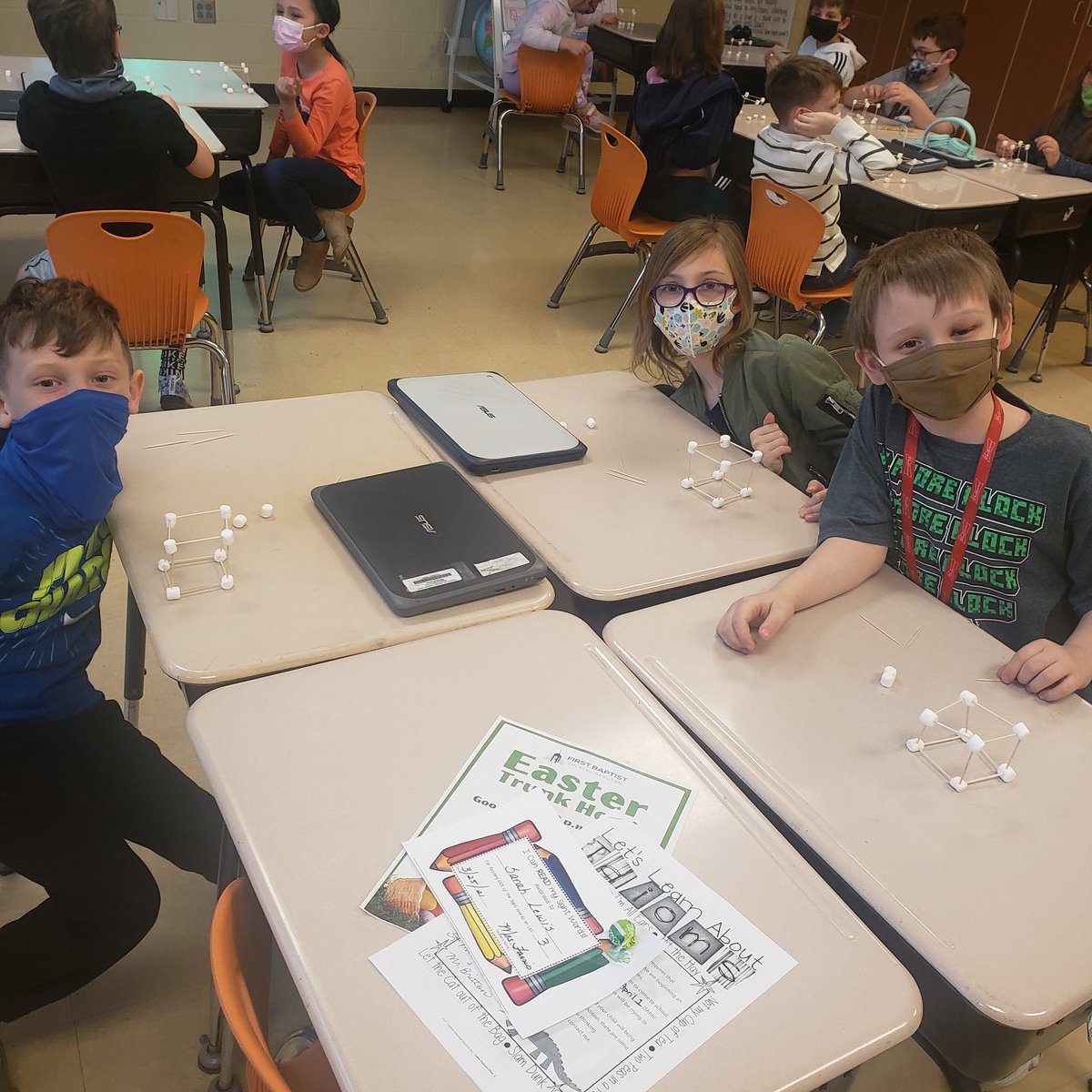 mrspruittRW's tweet image. Learning about the attributes of a cube is so much fun!! @Hamilton_RWE