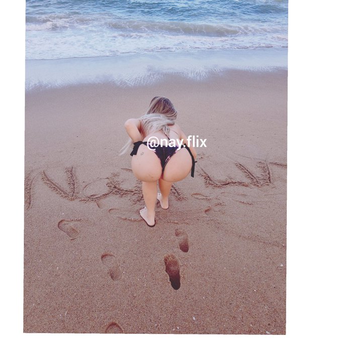 Duvido voc&ecirc; adivinhar o que eu escrevi na areia 🤭 https://t.co/pR9uHivQmp