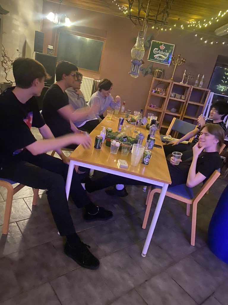 BoeffenFN's tweet photo. Bowl er samlet🤤 @RefferFN @hurtigereFN @eraxtrez @ControllerCJ @Sebastiianbtw @seetbjerg https://t.co/MiWyuJlRW0