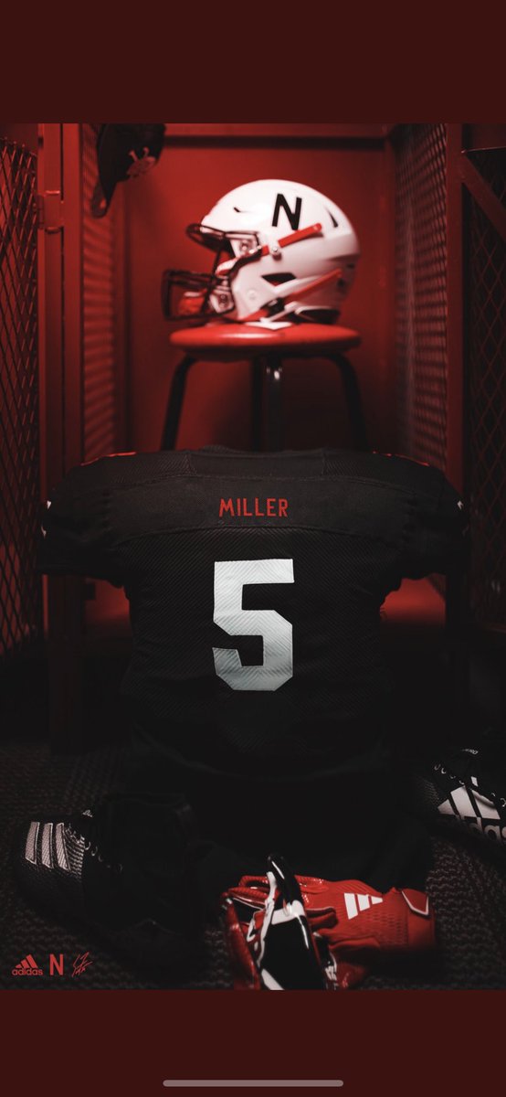 bMills_32's tweet photo. Thanks coach❗️#GOSKERS #GBR @coachwilhite https://t.co/40ooUjAFtb