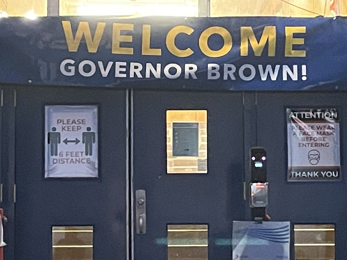 Mil gracias to Principal <a href="/megmccarter/">Dr. Megan McCarter</a> and <a href="/SomosScott/">Scott School</a> community for  hosting: <a href="/OregonGovBrown/">Governor Kate Brown</a>, <a href="/PPSConnect/">Portland Public Schools</a> school board leadership: Chair @EilidhPdx &amp; Vice Chair/Director Scott Bailey, various media, and me. We observed a smooth &amp; positive first day!