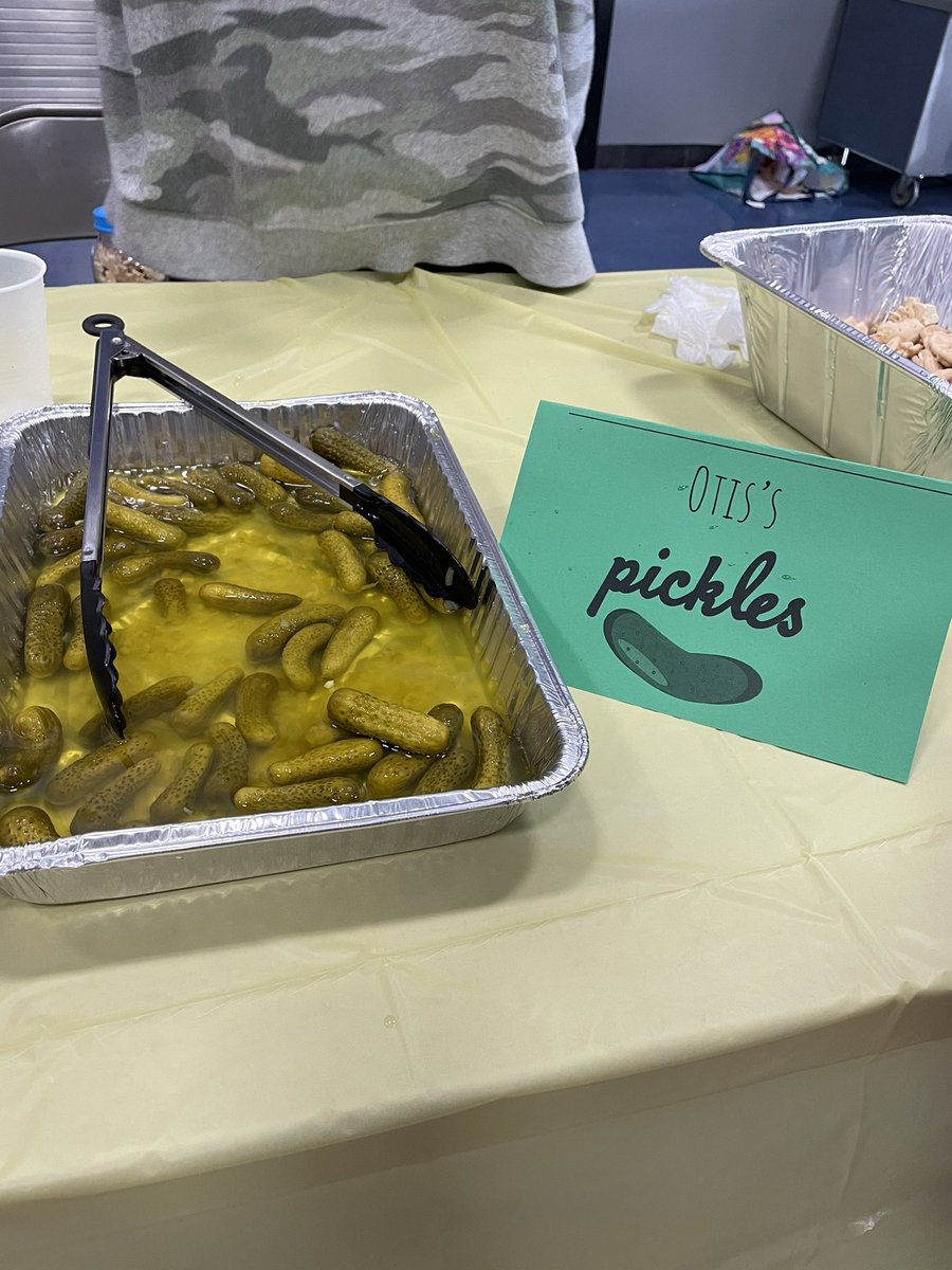 mrsjacksondcms's tweet photo. We love a good party, especially when the theme is ‘Because of Winn-Dixie.’ #AESPride https://t.co/JtMybHaFz8