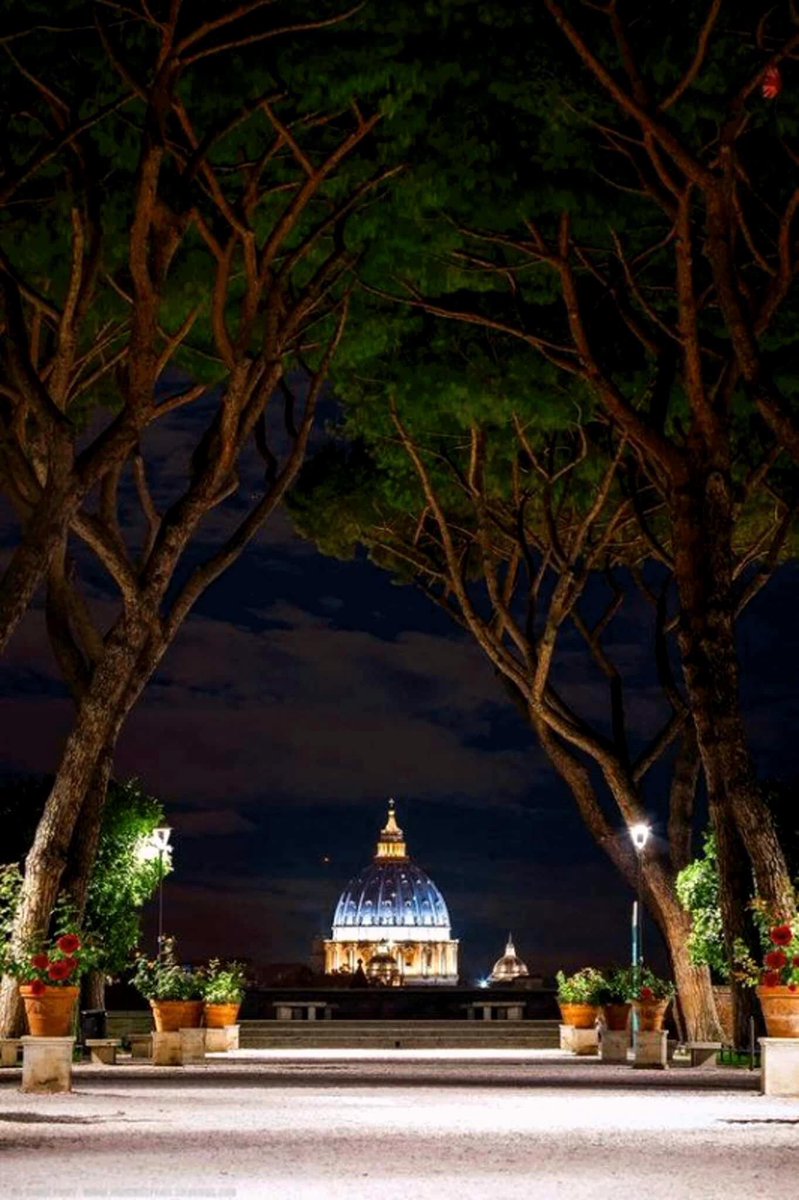 TrastevereRM's tweet photo. Quanto sei bella Roma a prima sera...dal giardino degli Aranci..buona serata a Tutti😎 https://t.co/PR52NqNrJE