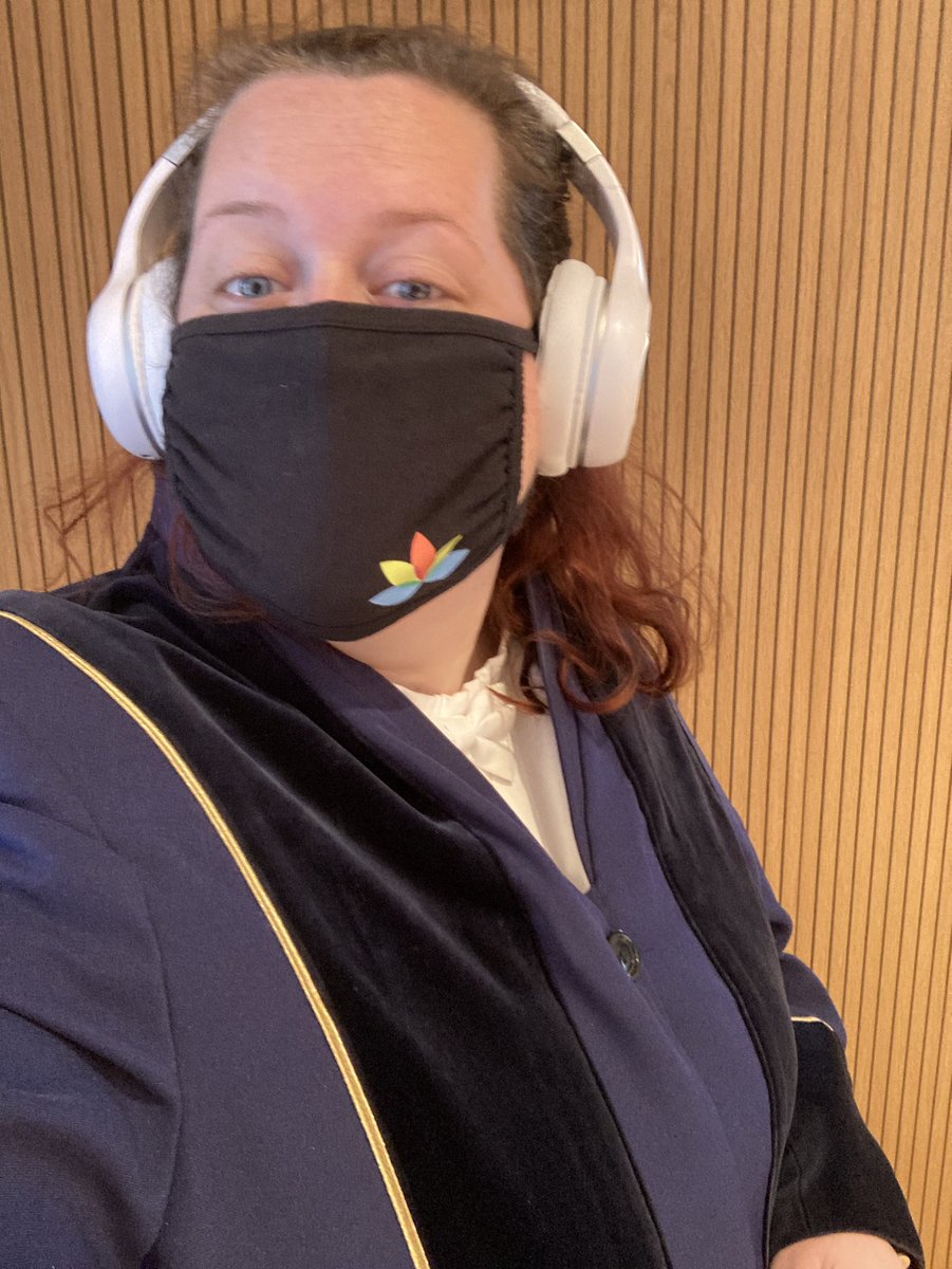 Mijn huwelijk vandaag: Vanwege de maatregelen moesten ze het klein houden &amp; was het een geheim,maar hebben ze hun gasten een kaart gestuurd dat ze op 1 april getrouwd zijn &amp; het feest er nog aan komt...
Wat moet iedereen gelachen hebben toen 1 voor 1 de kaartjes binnen druppelden