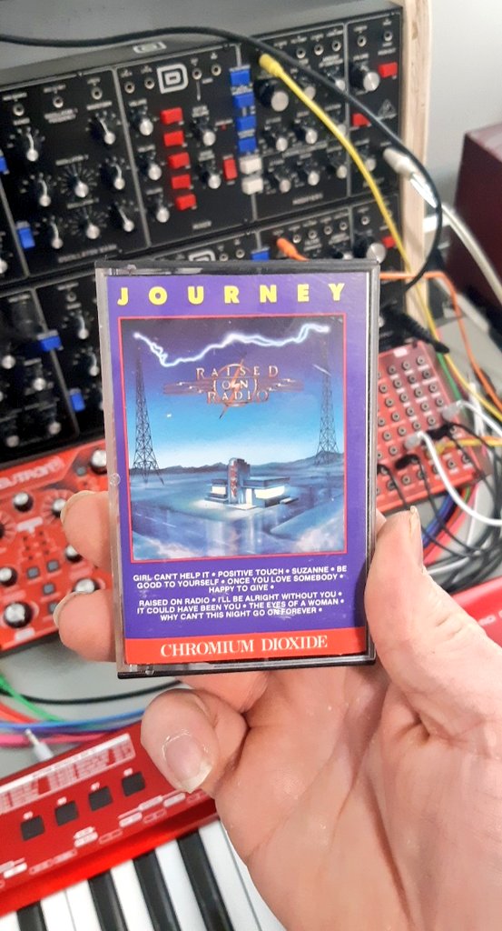 FERRIXXX's tweet photo. Nothing like listening to Journey On Chrome tape! 💕🎶
#CrO2 https://t.co/xpKoc8vxV3