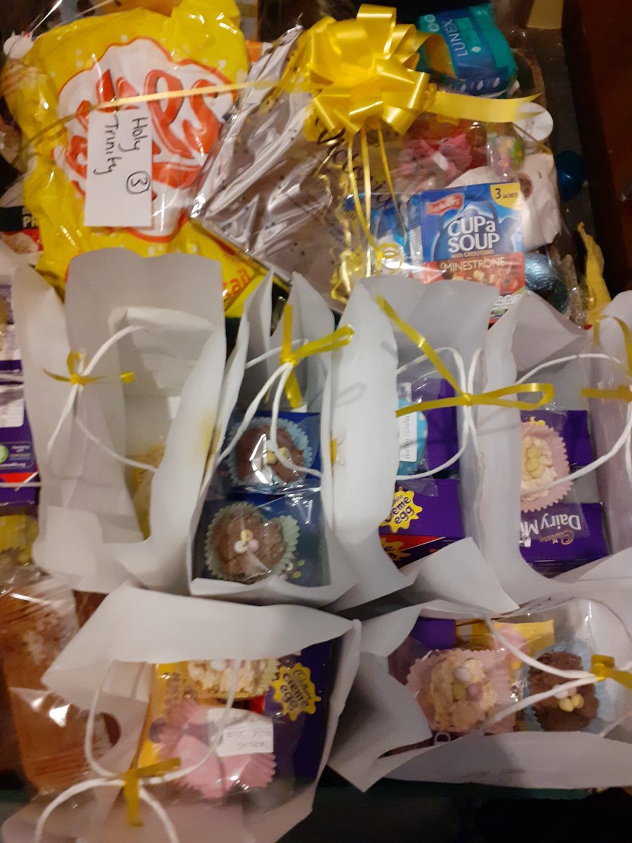 Massive thanks again to @ToTummies some of our families have this evening received their amazing hampers! To say they were thrilled is an understatement! #alwaysgoaboveandbeyond #Easterhappiness #communitiesworkingtogether