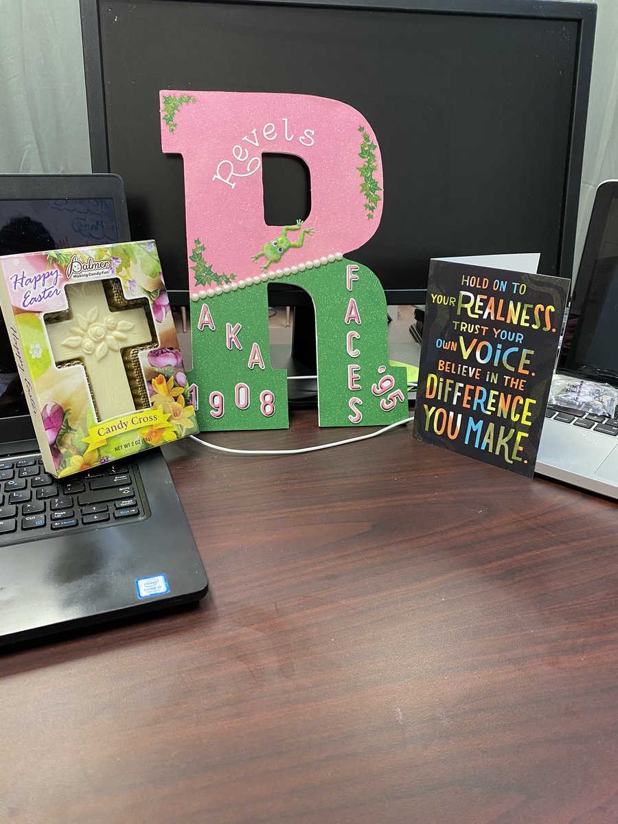 revels_theresa's tweet photo. It’s the motivation and love from my teachers for me!😊#PBISKINDNESSWEEK #FCSZONE3PBIS https://t.co/sxSC7cnu8e