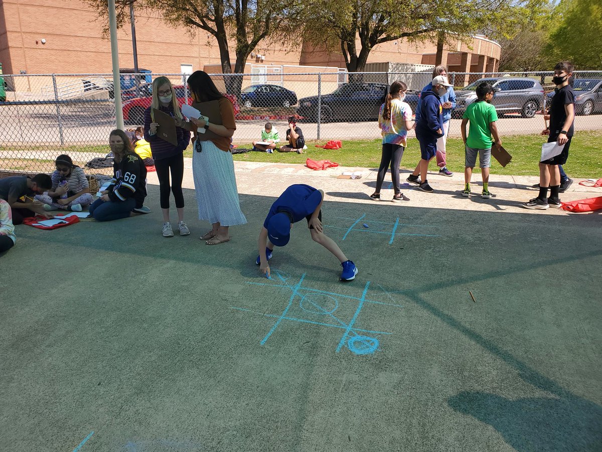 JSnowdenWGES's tweet photo. @mrs_flanaganSLE and @SLErcampbell @SLExDstars solving math problems to earn a chance at Tic-Tac-Toe
#GameOnAtSLE #ExperienceSLE https://t.co/mkmMOAEAES