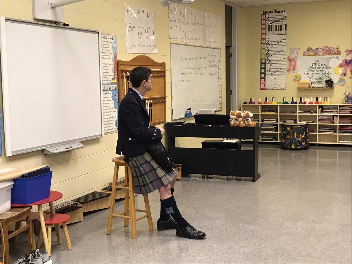 CoP1989's tweet photo. James and Kylie had a great time teaching the music students at Ellerslie Elementary about the bagpipes, highland dancing and everything Scotland! Thank you to Mr. MacKay for his support and enthusiasm! This was part of the ArtsSmart Music Project! https://t.co/gRNkuJegmr