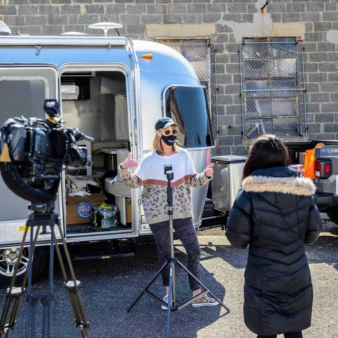 foodrescueUS's tweet photo. See #BTS of yesterday's @News12CT interview with @KateScarlata_RD who met with @FoodRescueFFLD, @p2phelps, New Covenant Center, and @SilverSource_ on her #EndHungerPain East Coast Tour. The full interview is available at the link below!
https://t.co/bnU3UCxsPx https://t.co/lE56FAoCX0
