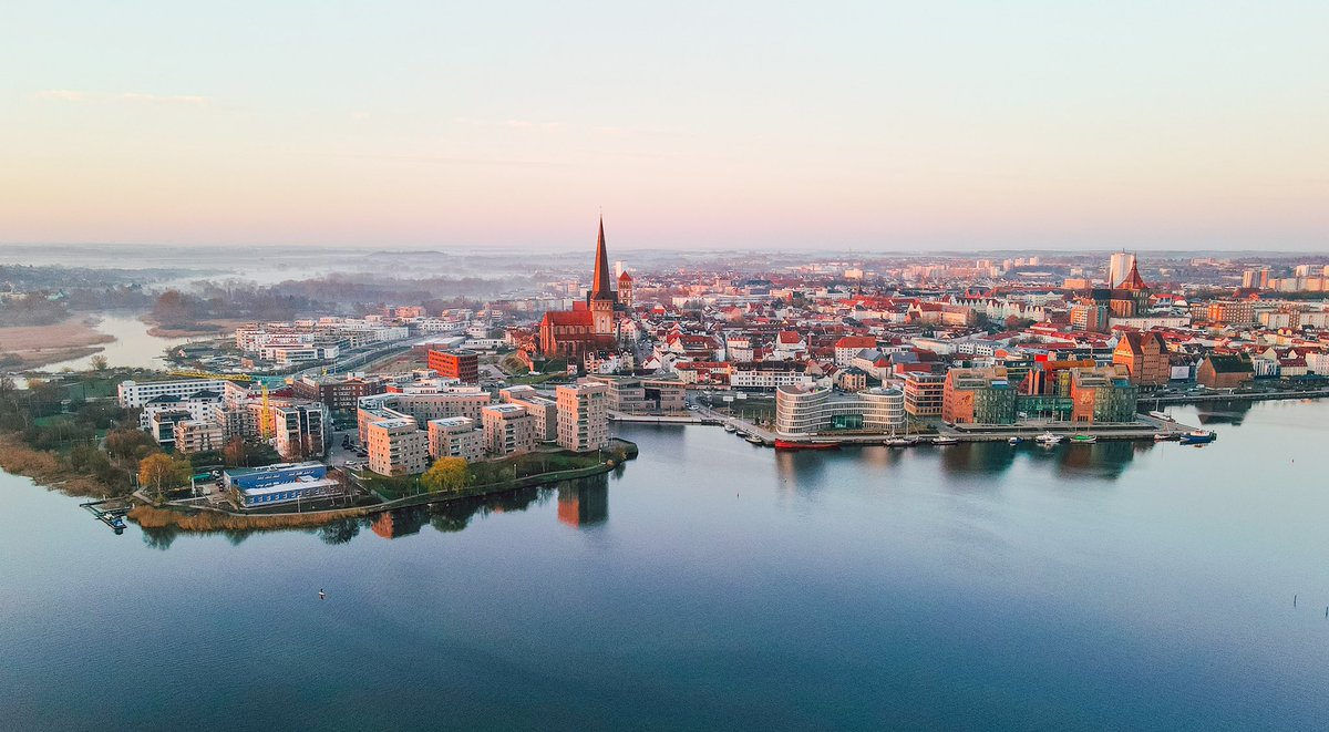 Rostock aus der Luft 🚀⚓️⛵️

#rostock
#dronephotography