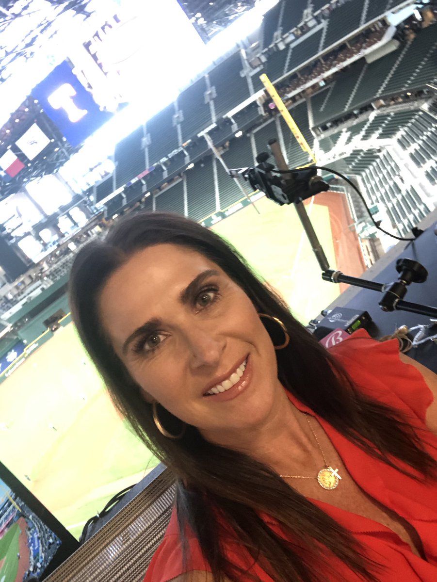 Emily Jones tweet media