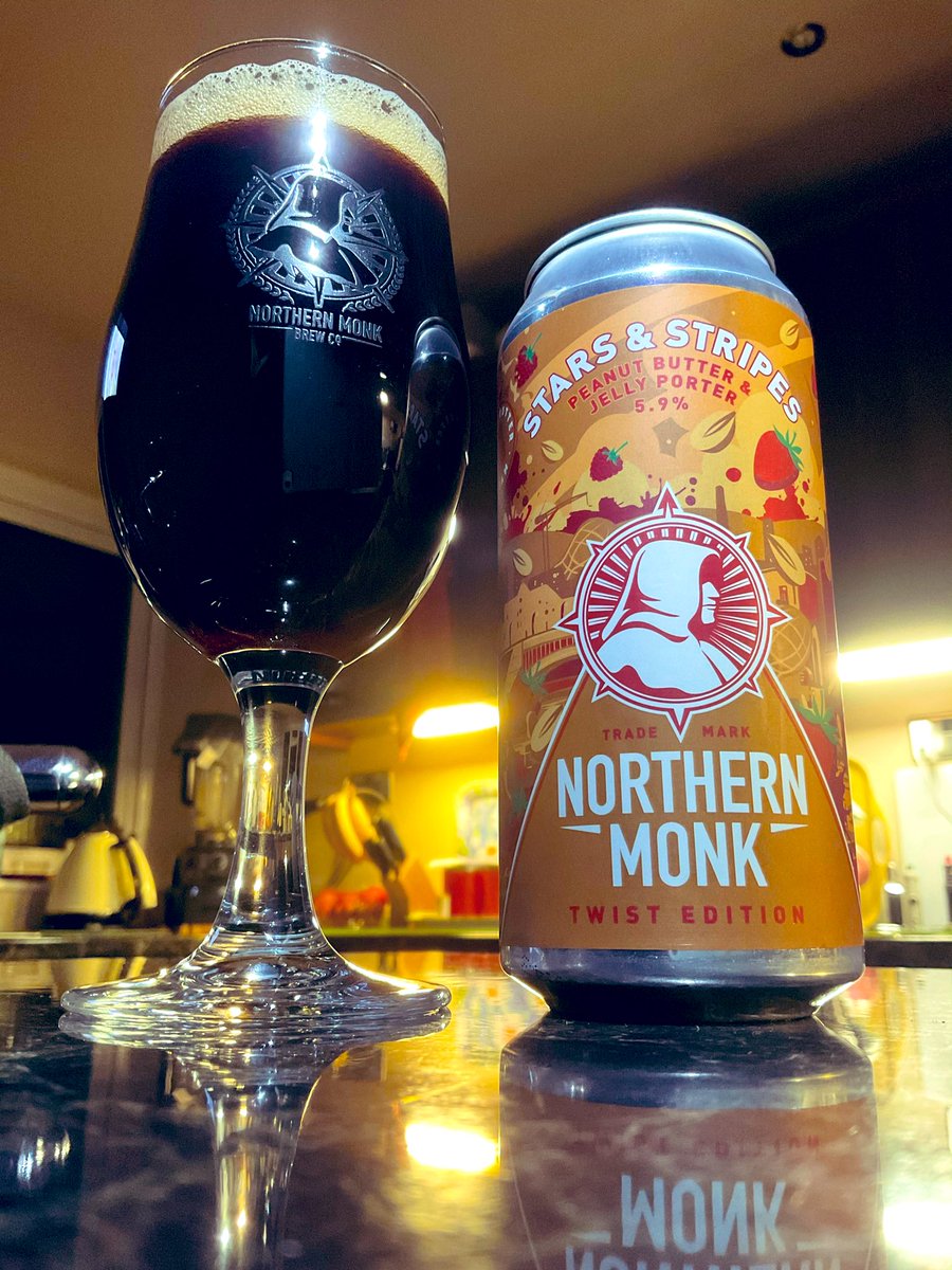 Ooh it’s been a while since I had 1 of these,  love the peanut smell as you take a sip just right #craftbeer 🍻