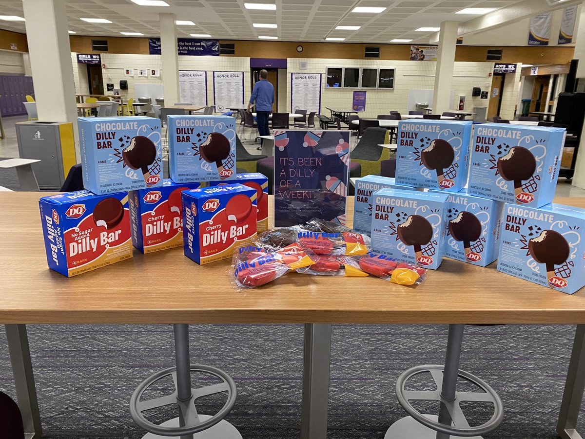 KelleyRCapper's tweet photo. Itโs been a โDillyโ of a week! Time to celebrate with some #dillybars from @DairyQueen! Thank you to ALL staff for being rockstars! #EMSEagles #kckpsontrack @EMSEaglesKCK @kckschools https://t.co/vbbgJSQS6B