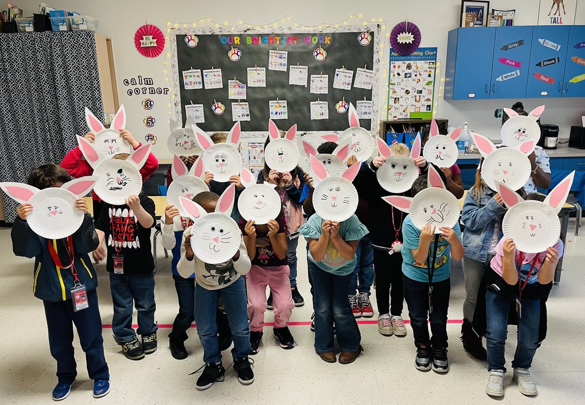 ShanashScott's tweet photo. Hoppy Easter weekend from some of the cutest Terrell Tigers! 🐇🐣🌸 @TerrellISD https://t.co/7o3WoH9eMB