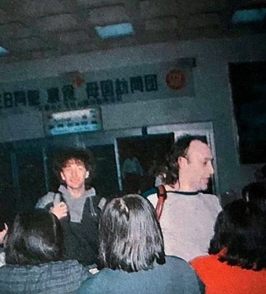 70sjulie's tweet photo. john used to have a mix nuts and m&amp;m’s on stage most eaten by him and the rest is thrown at him while he was playing I don’t know if he ever thought this amusing but I sure as hell did john would turn his back on the crowd and pull faces at me then runs away giggling 🥺 
-crystal https://t.co/XiDI7gIwL1
