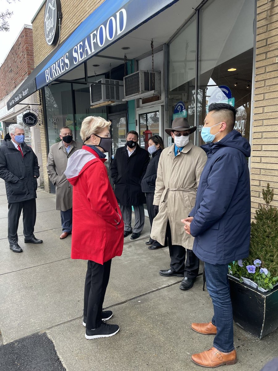 SenWarren's tweet photo. I was glad to join city, state, and community leaders in Quincy to visit @burkesseafood, the South Cove CHC, and to talk with Asian American business owners about the impact of COVID. We must stand side-by-side with the AAPI community against bigotry and hate. https://t.co/h61CnDHPCq