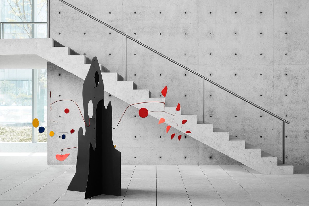 CeliaMendez_'s tweet photo. En la tradición china la tierra es plana y el cielo redondo. Esta idea ha inspirado el museo HEM de Tadao Ando.

#JuevesDeArquitectura https://t.co/kEZVHBST6p