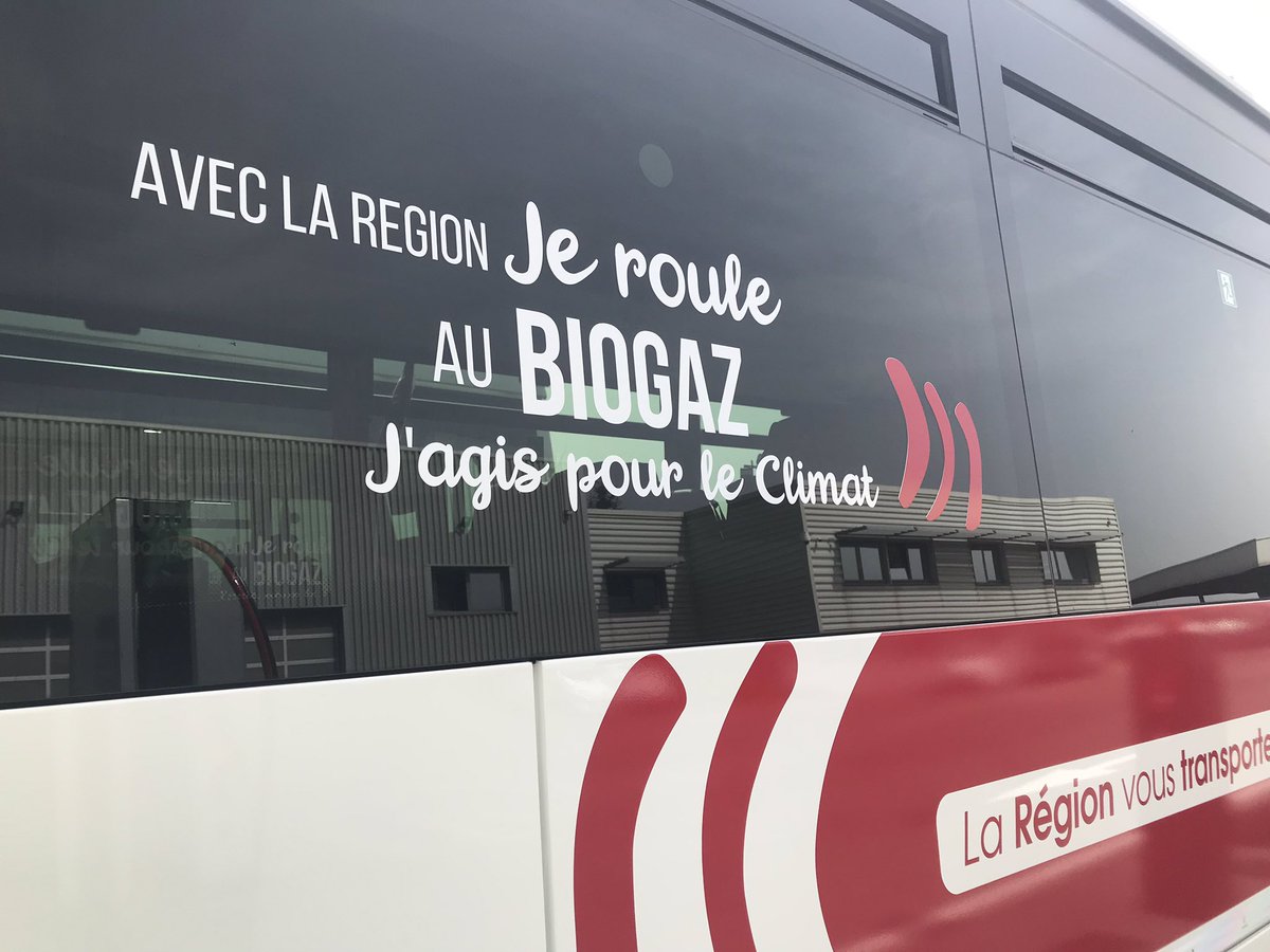 CSeguinau's tweet photo. Ravie à l’inauguration de la station #BioGNV de #citram @transdevFR plus de 40% des km parcourus pour ce marché@NvelleAquitaine en #gironde seront avec des cars#BioGNV moins de Ges de Nox et des cars très confortables !avec @NicolasRaud @renaudlagrave @Pauline_Bache @arubalex https://t.co/NkGQkfjgJK