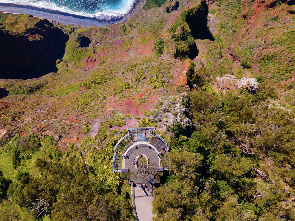 Nuno1998's tweet photo. 📍Cabo Girão, Madeira Island 
📸 🛸Drone DJI MAVIC AIR 2
.
.
.

#ilhadamadeira #visitmadeira #visitmadeiraisland 
#madeiraisland
#madeirabest #discovermadeiraisland #madeiracapture #madeiraportugal #instamadeira #portugalcomefeitos #portugal #portugalemclicks #cabogirao https://t.co/QjmwTKIIVN