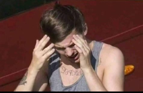 remembertheend2's tweet photo. Louis being an ordinary and normal person  love it<3
#Top50LouisTomlinson https://t.co/zfmTf6XNE6