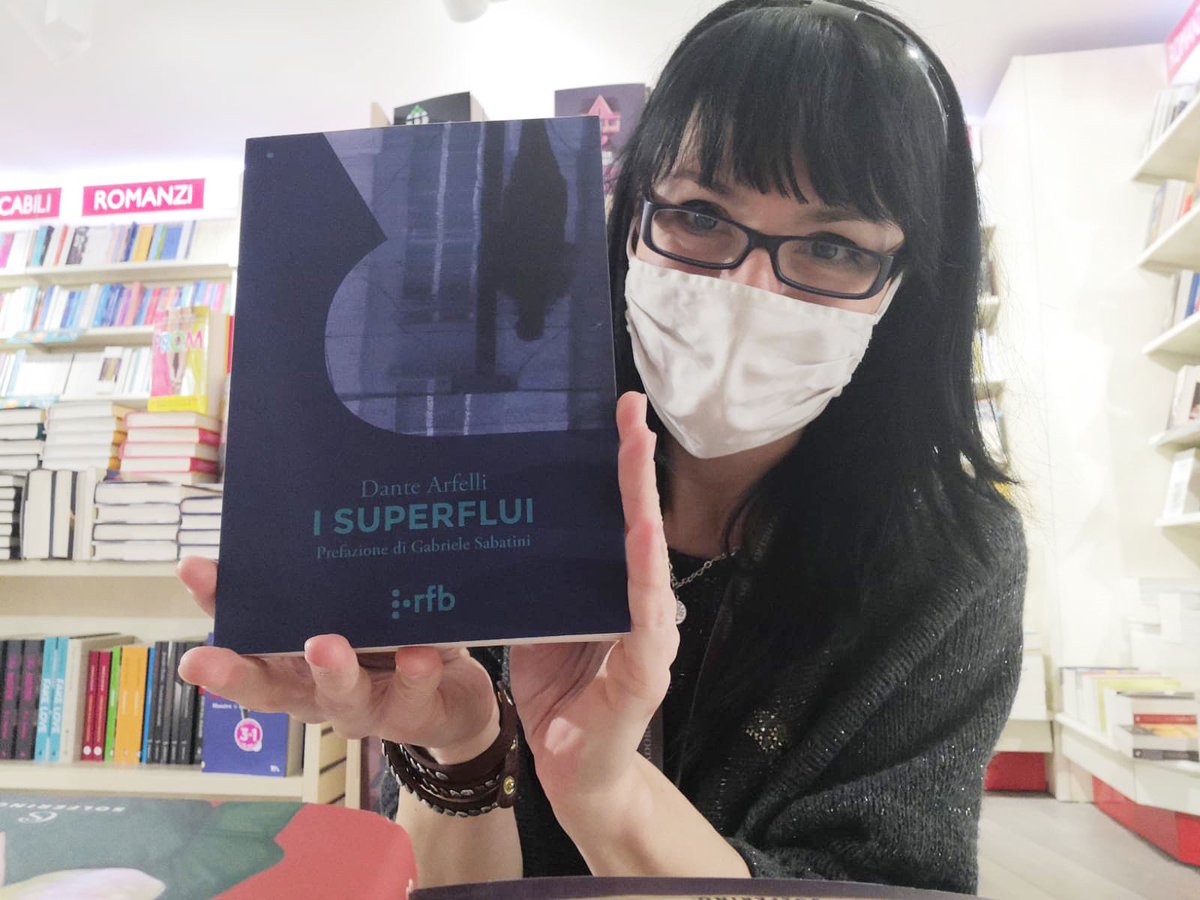 readerforblind's tweet photo. Fotografie meravigliose dalla #libreria Mondadori di Vercelli! Eccoli con I SUPERFLUI di DANTE ARFELLI!
๐๐ป https://t.co/bexeEBArY5
#readerforblind #dantearfelli #arfelli #leggere #lettura #libri #libro #nuoviarrivi #reading #booklover https://t.co/KOZJN8pFQq