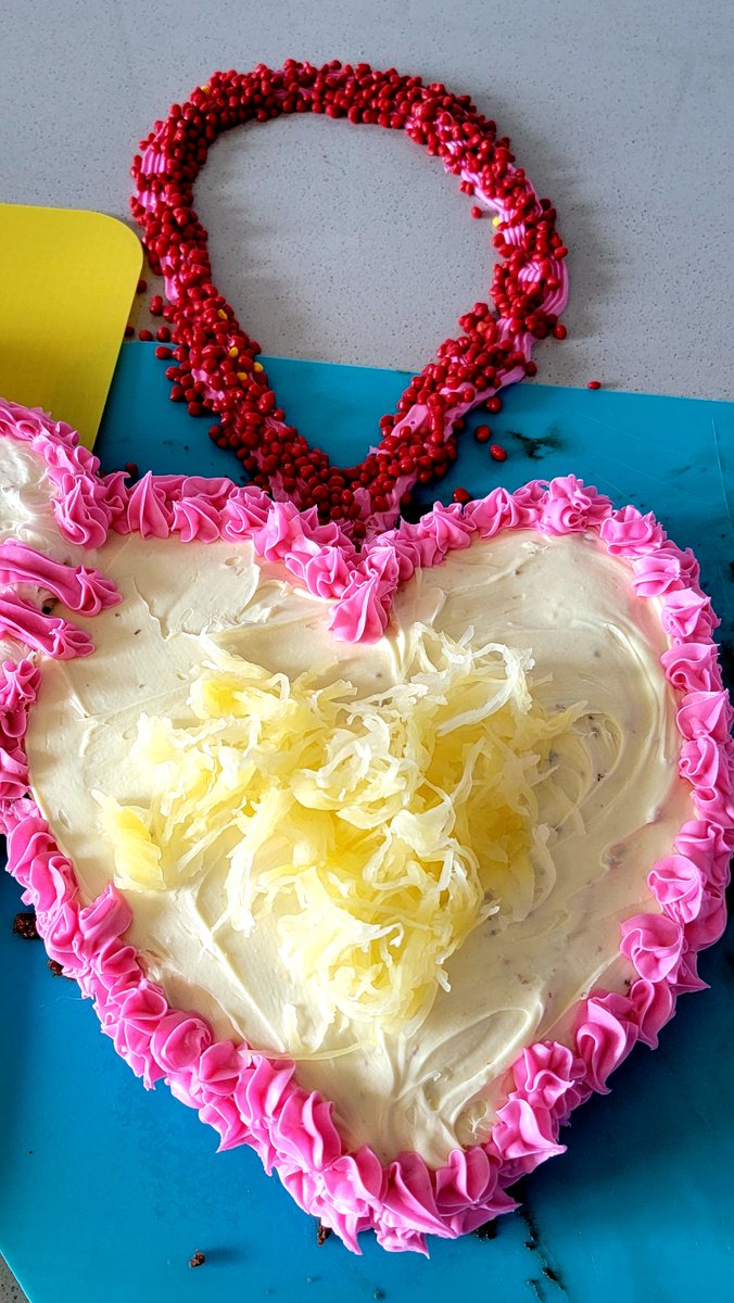 CardbordMariana's tweet photo. Look what I made. Looks like someone must be missing some "pretty flaxen hair"
Happy Birthday #AnneLister 🥰 Anything for you.
#AnneListerBakeOff @PackedWith #PackedWithPotential https://t.co/9mF1BjSi1l
