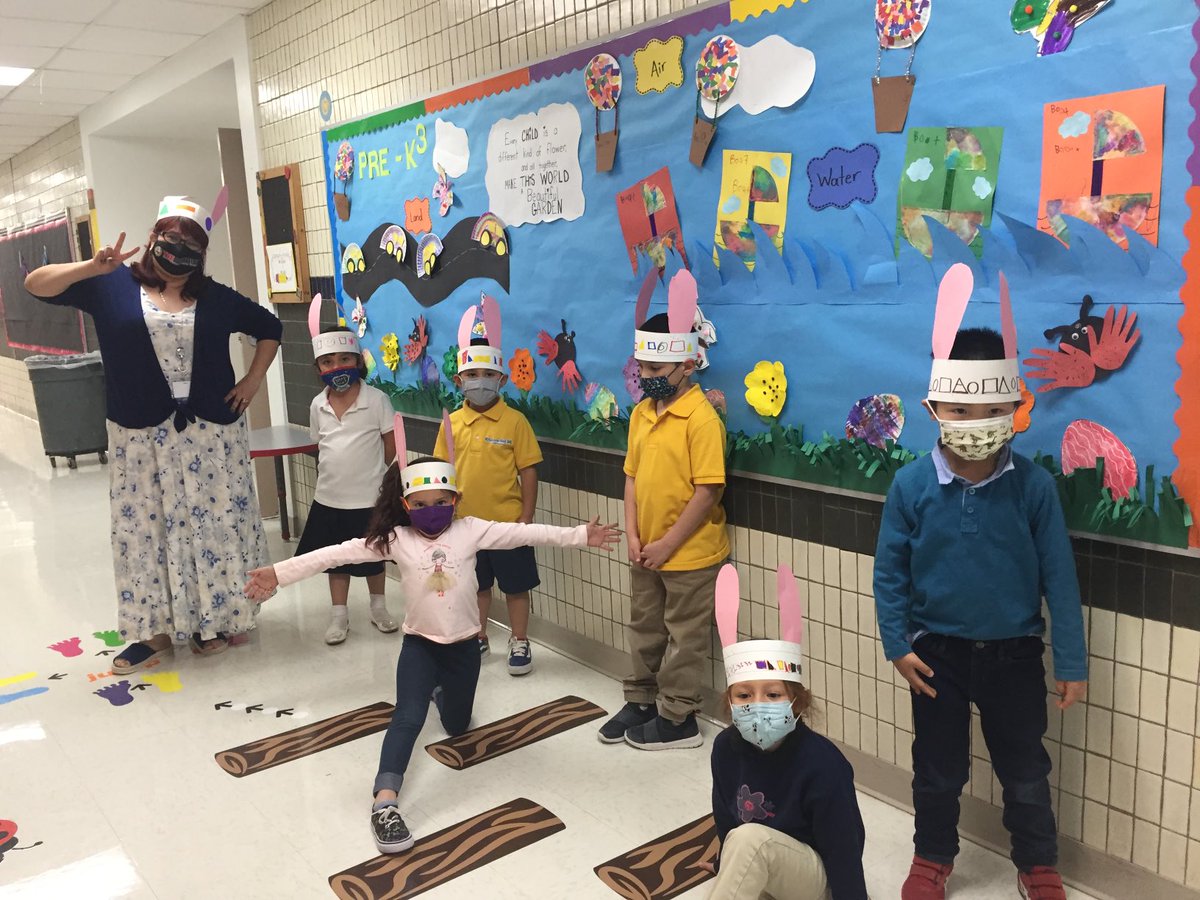 DoddsAngelica's tweet photo. Our Pre-K Sundancers are blossoming like Spring flowers 💐  Great job 👏 kiddos! #TDStrong ⁦@TierraDelSol_ES⁩ ⁦@RebecaParada_⁩ https://t.co/uV6m5cMr73