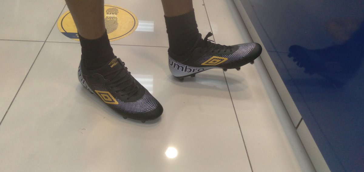 El_Reaper_za's tweet photo. #Umbro #TekkieTown https://t.co/EFzjRmHgCd