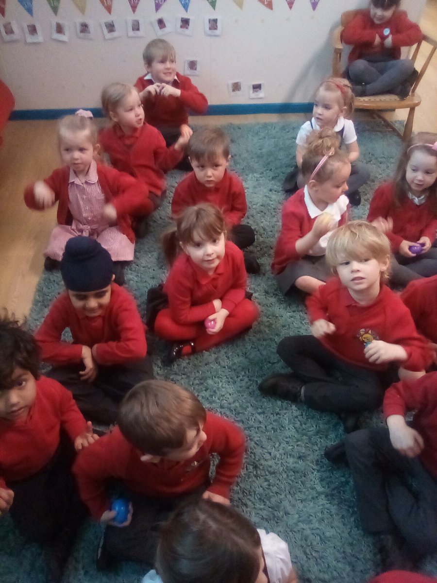 WhetstoneNurs's tweet photo. Nursery have been looking after some eggs today. They have been keeping them warm and singing "Chick chick chick chick chicken" to them, hoping they will hatch. They did such a super job and everyone got to take home a little chick! We hope you all have a lovely holiday. https://t.co/Y5AuwaP1zf