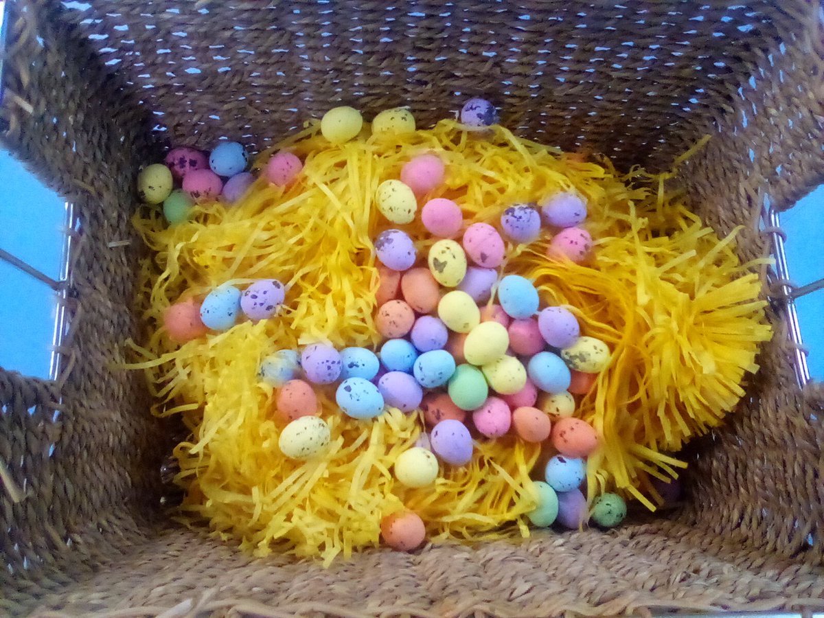 WhetstoneNurs's tweet photo. Nursery have been looking after some eggs today. They have been keeping them warm and singing "Chick chick chick chick chicken" to them, hoping they will hatch. They did such a super job and everyone got to take home a little chick! We hope you all have a lovely holiday. https://t.co/Y5AuwaP1zf